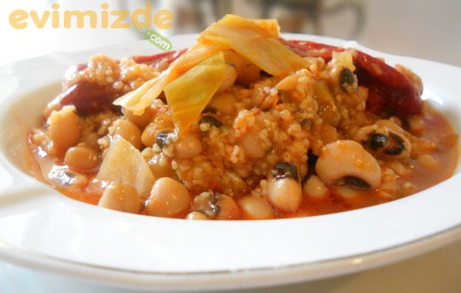 Çaputlu Çorba (Bulgurlu Börülce Yemeği)